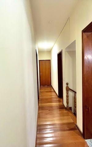 Casa à venda com 392m², 4 quartos e 2 vagas