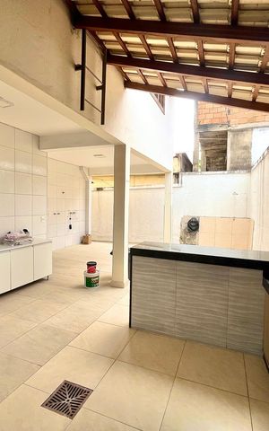 Casa à venda com 392m², 4 quartos e 2 vagas