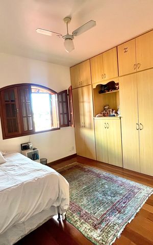 Casa à venda com 392m², 4 quartos e 2 vagas