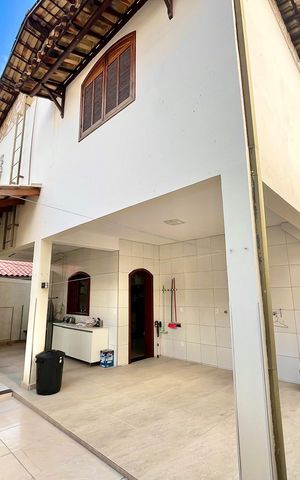 Casa à venda com 392m², 4 quartos e 2 vagas