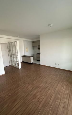 Apartamento à venda com 82m², 3 quartos e 1 vaga Apartamento à venda com 82m², 3 quartos e 1 vagaSala