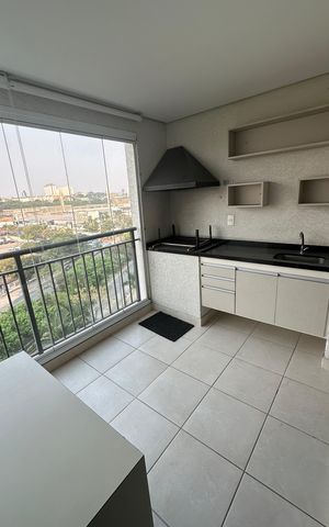 Apartamento à venda com 82m², 3 quartos e 1 vaga Apartamento à venda com 82m², 3 quartos e 1 vagaVaranda