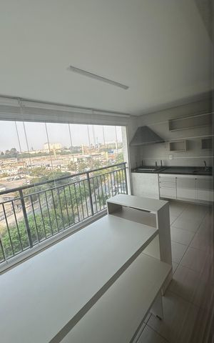 Apartamento à venda com 82m², 3 quartos e 1 vaga Apartamento à venda com 82m², 3 quartos e 1 vagaVaranda