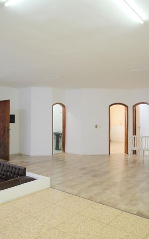 Casa para alugar com 250m², 3 quartos e 4 vagasSala