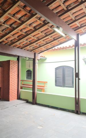 Casa para alugar com 250m², 3 quartos e 4 vagasQuintal