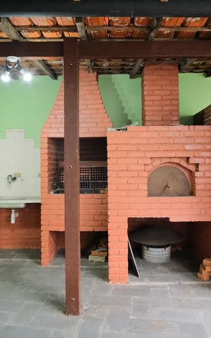 Casa para alugar com 250m², 3 quartos e 4 vagasQuintal