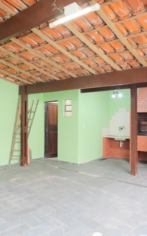 Casa para alugar com 250m², 3 quartos e 4 vagasQuintal