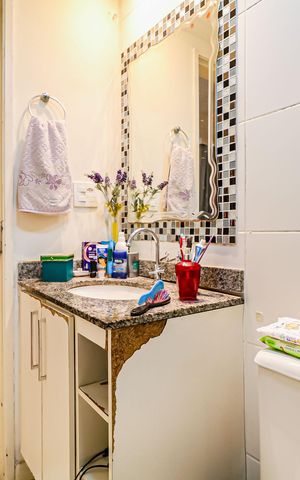 Apartamento à venda com 71m², 2 quartos e 1 vaga Apartamento à venda com 71m², 2 quartos e 1 vagaBanheiro Social