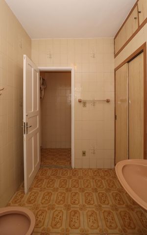Casa à venda com 96m², 2 quartos e 3 vagas Casa à venda com 96m², 2 quartos e 3 vagasBanheiro