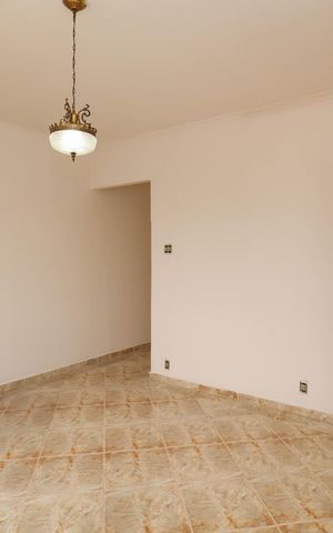 Casa à venda com 96m², 2 quartos e 3 vagas Casa à venda com 96m², 2 quartos e 3 vagasSala