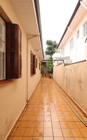 Casa à venda com 96m², 2 quartos e 3 vagas Casa à venda com 96m², 2 quartos e 3 vagasCorredor
