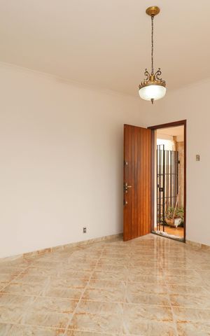 Casa à venda com 96m², 2 quartos e 3 vagas Casa à venda com 96m², 2 quartos e 3 vagasSala