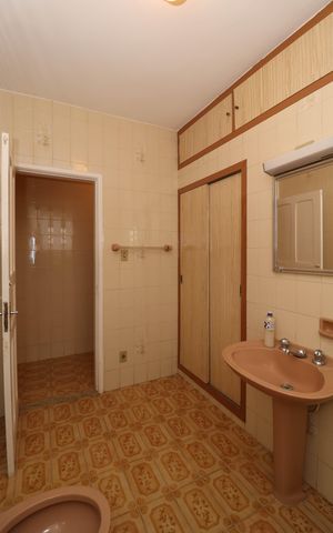 Casa à venda com 96m², 2 quartos e 3 vagas Casa à venda com 96m², 2 quartos e 3 vagasBanheiro