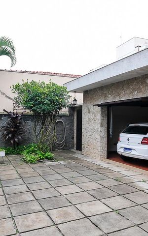 Casa à venda com 222m², 3 quartos e 4 vagasGaragem
