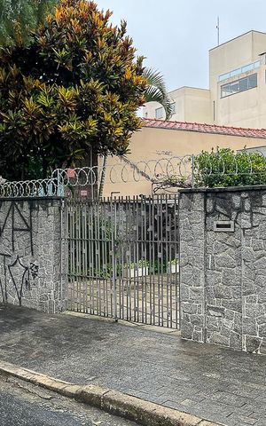 Casa à venda com 222m², 3 quartos e 4 vagasFachada+plaquinha