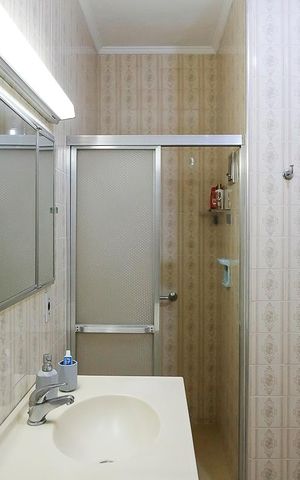 Casa à venda com 222m², 3 quartos e 4 vagasBanheiro 2