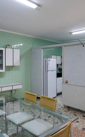 Casa à venda com 222m², 3 quartos e 4 vagasCozinha