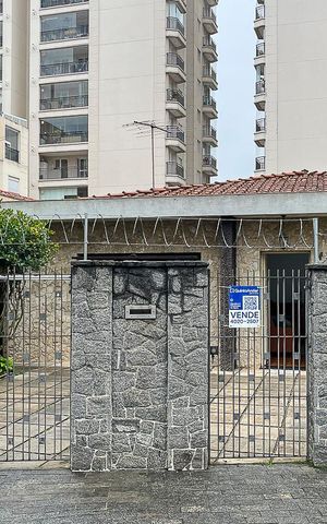 Casa à venda com 222m², 3 quartos e 4 vagasFachada+plaquinha