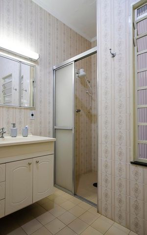 Casa à venda com 222m², 3 quartos e 4 vagasBanheiro 2