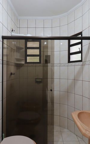 Casa à venda com 210m², 3 quartos e 2 vagasBanheiro da Suíte