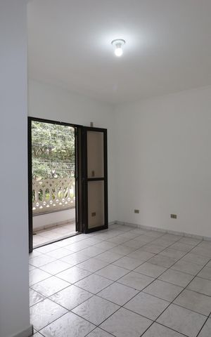 Casa à venda com 210m², 3 quartos e 2 vagasSuíte