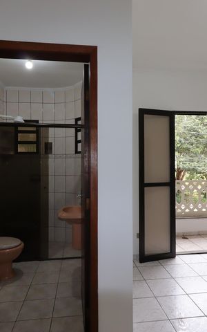 Casa à venda com 210m², 3 quartos e 2 vagasSuíte