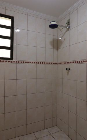 Casa à venda com 210m², 3 quartos e 2 vagasBanheiro social 1