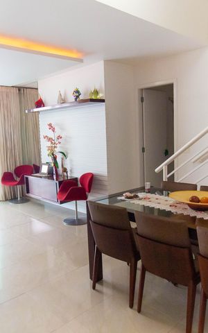 Apartamento à venda com 300m², 4 quartos e 3 vagas Apartamento à venda com 300m², 4 quartos e 3 vagasSala