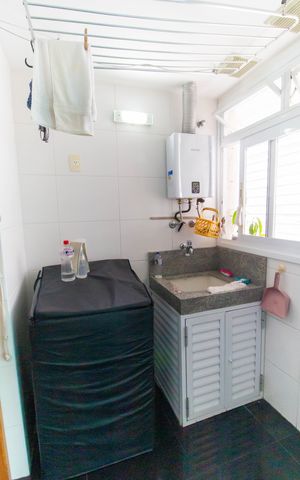 Apartamento à venda com 300m², 4 quartos e 3 vagas Apartamento à venda com 300m², 4 quartos e 3 vagasÁrea de Serviço