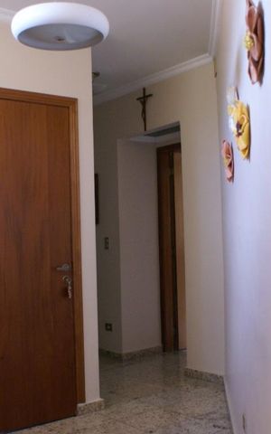 Casa à venda com 700m², 7 quartos e 6 vagas Casa à venda com 700m², 7 quartos e 6 vagasCorredor casa 1