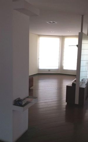 Casa à venda com 700m², 7 quartos e 6 vagas Casa à venda com 700m², 7 quartos e 6 vagasSala da Casa 2