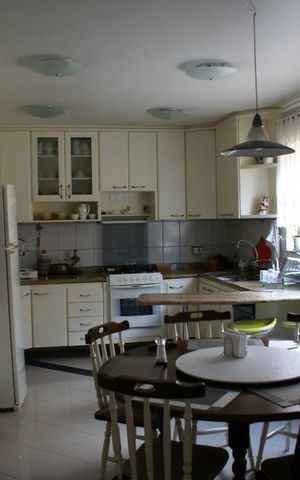 Casa à venda com 700m², 7 quartos e 6 vagas Casa à venda com 700m², 7 quartos e 6 vagasCozinha da casa 1