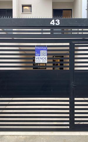 Casa à venda com 105m², 3 quartos e 2 vagas Casa à venda com 105m², 3 quartos e 2 vagasPlaquinha