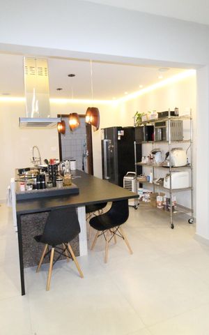 Casa de condomínio para alugar com 380m², 4 quartos e sem vagaCozinha