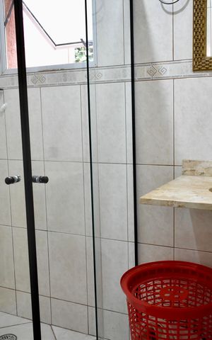 Casa à venda com 133m², 3 quartos e 4 vagas Casa à venda com 133m², 3 quartos e 4 vagasBanheiro Social