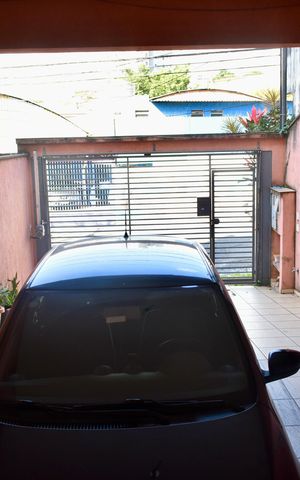 Casa à venda com 133m², 3 quartos e 4 vagas Casa à venda com 133m², 3 quartos e 4 vagasGaragem