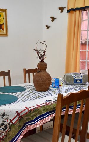 Casa à venda com 133m², 3 quartos e 4 vagas Casa à venda com 133m², 3 quartos e 4 vagasCozinha