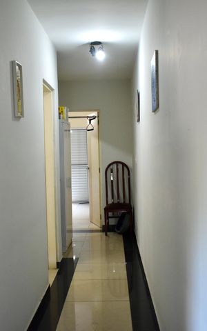 Casa à venda com 133m², 3 quartos e 4 vagas Casa à venda com 133m², 3 quartos e 4 vagasCorredor