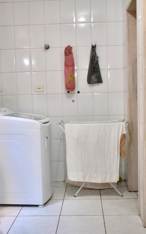 Casa à venda com 133m², 3 quartos e 4 vagas Casa à venda com 133m², 3 quartos e 4 vagasÁrea de Serviço