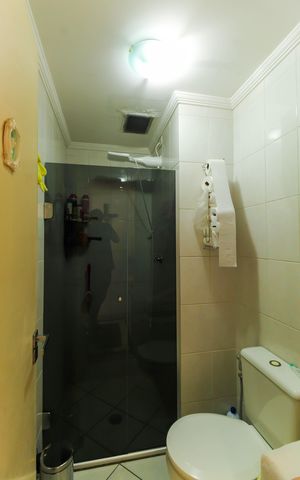 Apartamento para alugar com 70m², 2 quartos e 2 vagas Apartamento para alugar com 70m², 2 quartos e 2 vagasBanheiro