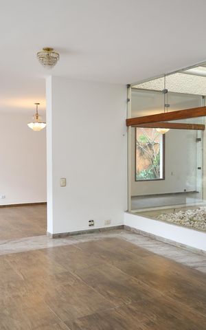 Casa à venda com 945m², 4 quartos e 2 vagasSala