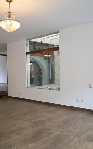 Casa à venda com 945m², 4 quartos e 2 vagasSala