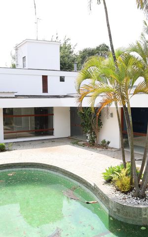 Casa à venda com 945m², 4 quartos e 2 vagasÁrea Externa
