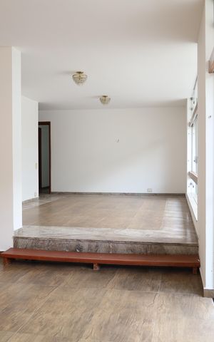 Casa à venda com 945m², 4 quartos e 2 vagasSala