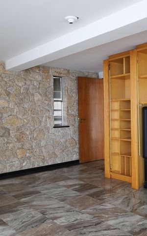 Casa à venda com 945m², 4 quartos e 2 vagasSala 4
