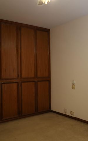 Casa à venda com 945m², 4 quartos e 2 vagasQuarto 