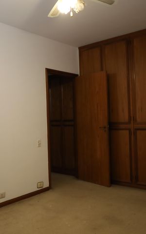 Casa à venda com 945m², 4 quartos e 2 vagasQuarto 