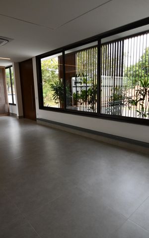 Casa de condomínio à venda com 350m², 3 quartos e 4 vagasSala