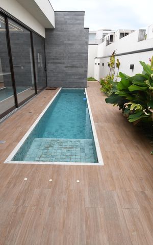 Casa de condomínio à venda com 350m², 3 quartos e 4 vagasÁrea comum - Piscina