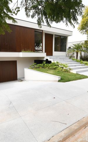 Casa de condomínio à venda com 350m², 3 quartos e 4 vagasFachada